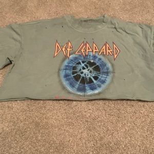 Def leopard cropped graphic tee new with tags